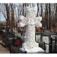 Кресты из белого мрамора
